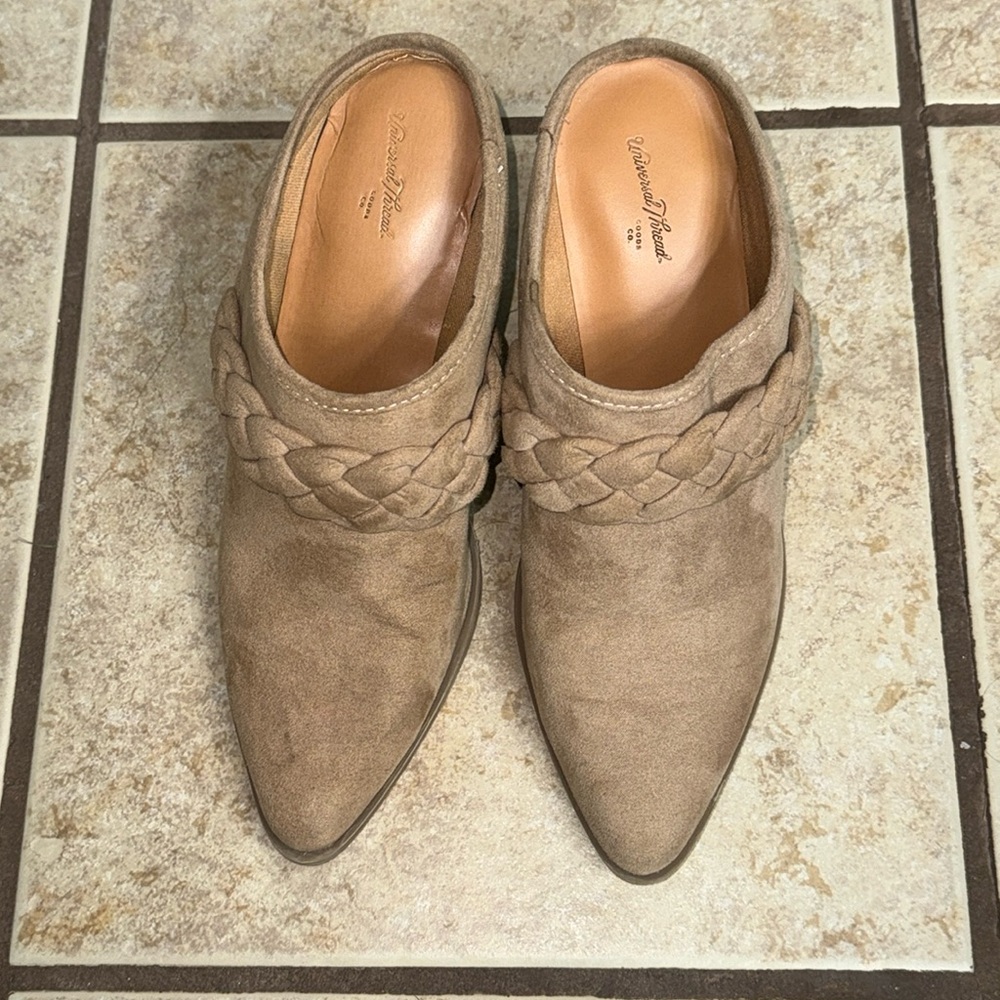 Women’s boots. Size 7. Gently used.